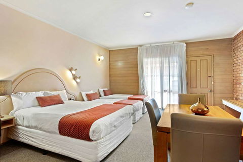 Quality Inn Colonial - Accommodation Newcastle 3