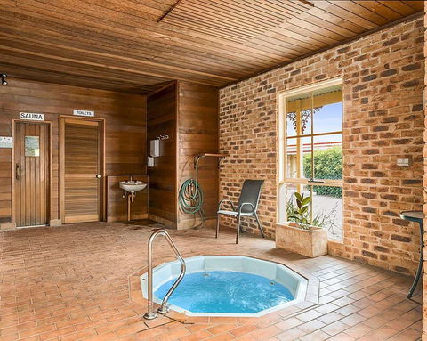 Quality Inn Colonial - Accommodation Newcastle 14