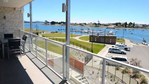 York Cove - Accommodation Newcastle 4
