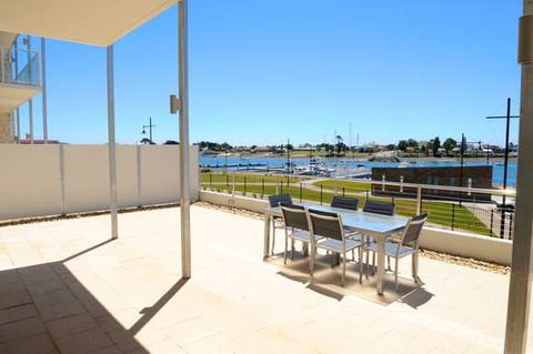 York Cove - Accommodation Newcastle 7