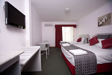 Hume Villa Motor Inn - Accommodation Newcastle 1