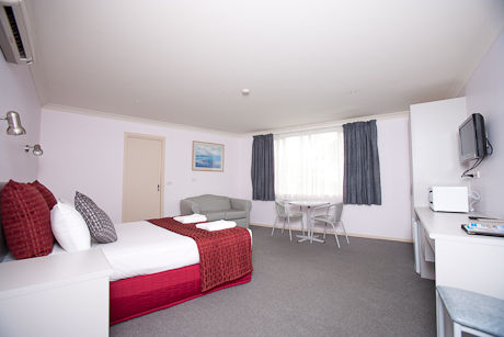 Hume Villa Motor Inn - Accommodation Newcastle 2