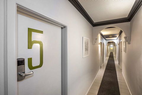 Skyways Hotel - Accommodation Newcastle 1