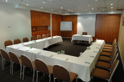 Comfort Hotel Melbourne Central - Accommodation Newcastle 2