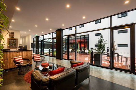 Essence Hotel Carlton - Accommodation Newcastle 2