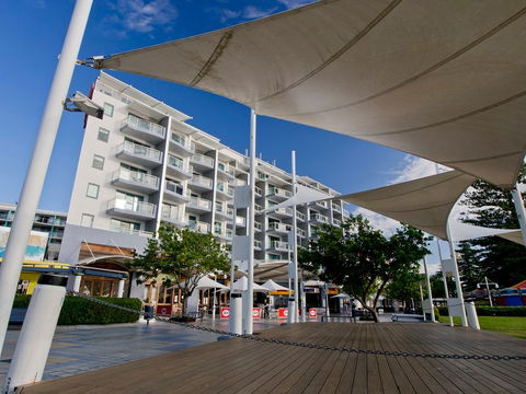 Oaks Waterfront Resort - Accommodation Newcastle 0