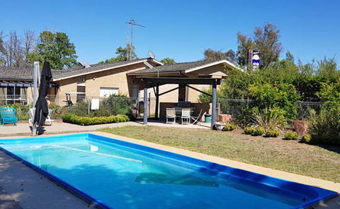 Amber Court Motor Inn - Accommodation Newcastle 2