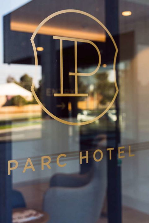 Parc Hotel - Accommodation Newcastle 0