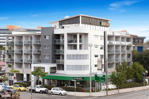 Chino Hotel - Accommodation Newcastle 0