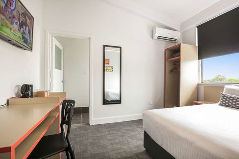 Camp Hill Hotel - Accommodation Newcastle 2