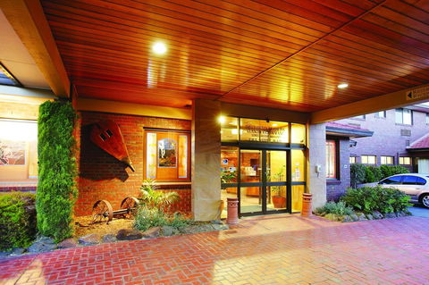 Hotel Bruce County - Accommodation Newcastle 1