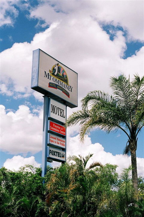 Mount Ommaney Hotel Apartments - Accommodation Newcastle 0