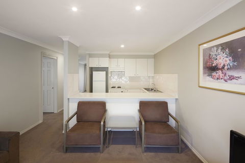 Pinnacle Apartments - Accommodation Newcastle 2