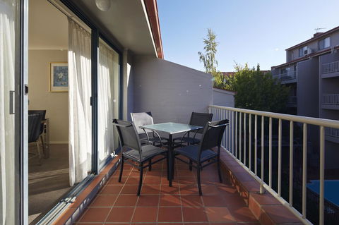 Pinnacle Apartments - Accommodation Newcastle 5