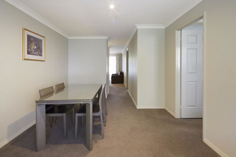 Pinnacle Apartments - Accommodation Newcastle 4