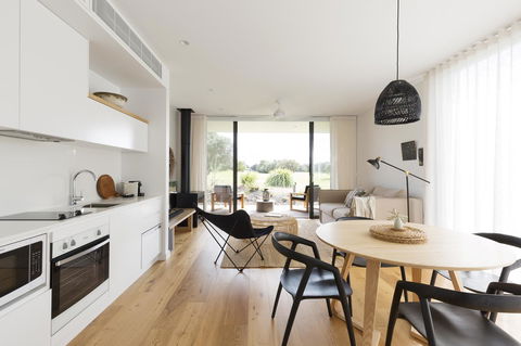 Bangalay Luxury Villas - Accommodation Newcastle 1