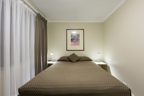 Forrest Hotel & Apartments - Accommodation Newcastle 17