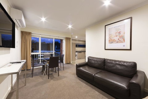 Forrest Hotel & Apartments - Accommodation Newcastle 13