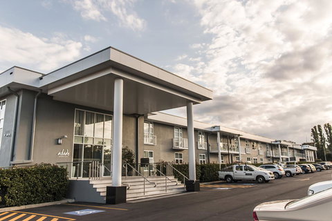 Abode Narrabundah - Accommodation Newcastle 0