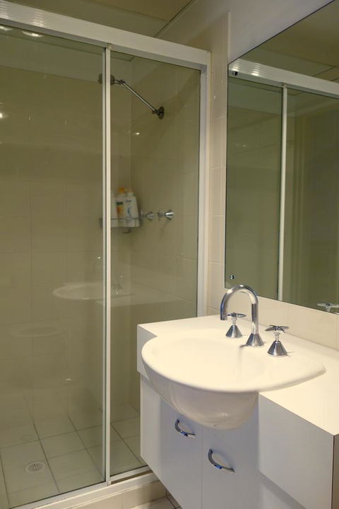 Kingston Comfy Apartment - Accommodation Newcastle 8