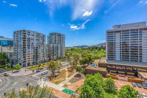 Spacious 1BR Stylish New Acton Apartment +Parking - Accommodation Newcastle 18