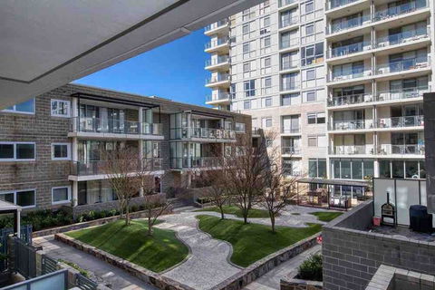 Spacious 1BR Stylish New Acton Apartment +Parking - Accommodation Newcastle 14