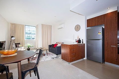 Spacious 1BR Stylish New Acton Apartment +Parking - Accommodation Newcastle 8