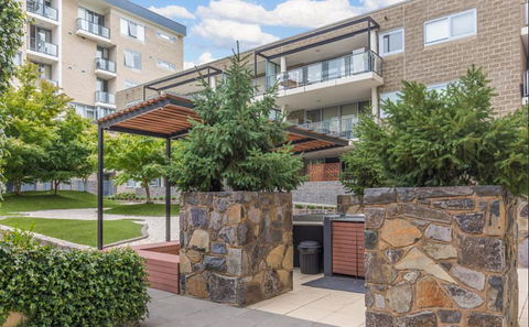 Spacious 1BR Stylish New Acton Apartment +Parking - Accommodation Newcastle 1