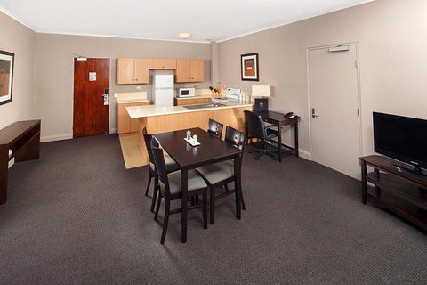 Quality Hotel Dickson - Accommodation Newcastle 7