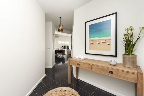 Mollymook Beachfront Penthouse 9 - Accommodation Newcastle 7