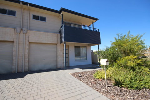 Wallaroo Marina Apartments - Accommodation Newcastle 32