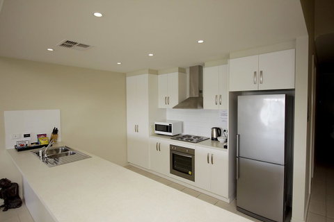 Wallaroo Marina Apartments - Accommodation Newcastle 6