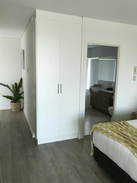 Ocean View Luxury Apartment & Suite - Accommodation Newcastle 10