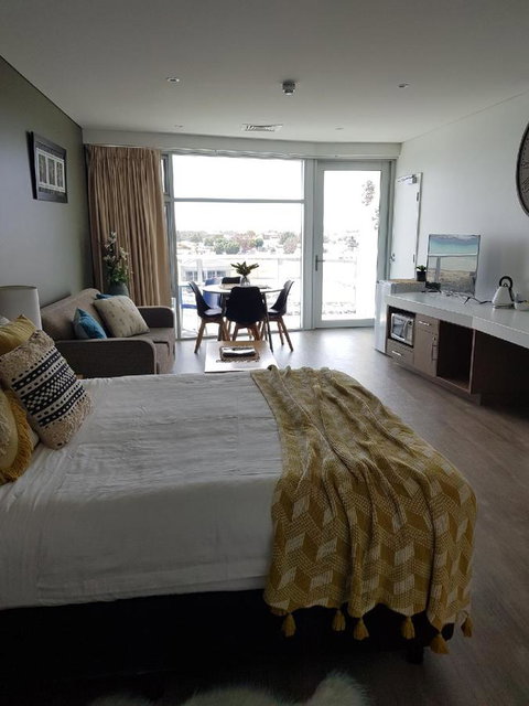 Ocean View Luxury Apartment & Suite - Accommodation Newcastle 4