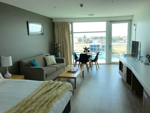 Ocean View Luxury Apartment & Suite - Accommodation Newcastle 24