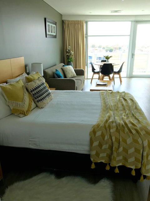 Ocean View Luxury Apartment & Suite - Accommodation Newcastle 15