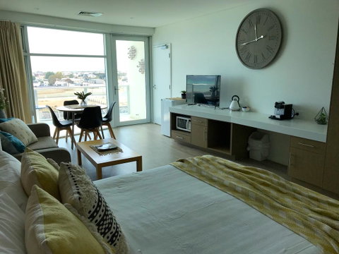 Ocean View Luxury Apartment & Suite - Accommodation Newcastle 13