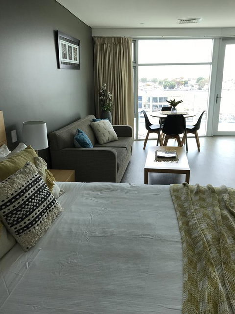 Ocean View Luxury Apartment & Suite - Accommodation Newcastle 12