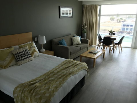 Ocean View Luxury Apartment & Suite - Accommodation Newcastle 25