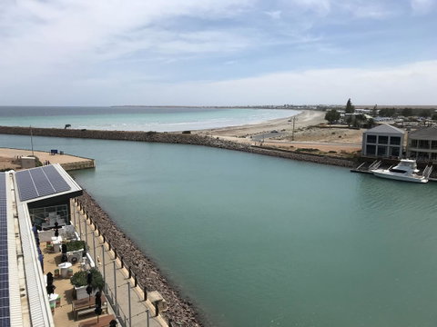 Ocean View Luxury Apartment & Suite - Accommodation Newcastle 7