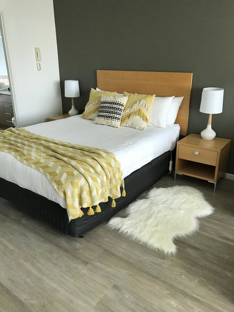 Ocean View Luxury Apartment & Suite - Accommodation Newcastle 30