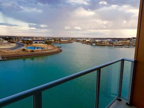 Ocean View Luxury Apartment & Suite - Accommodation Newcastle 34