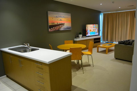 Wallaroo Marina Luxury Apartment - Accommodation Newcastle 7