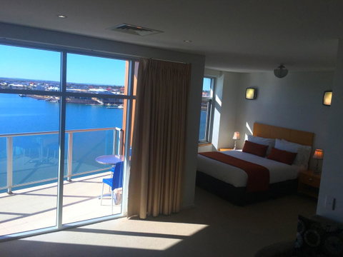 Wallaroo Marina Luxury Apartment - Accommodation Newcastle 18