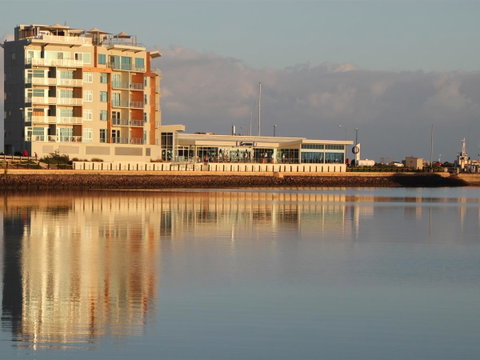 Wallaroo Marina Luxury Apartment - Accommodation Newcastle 3