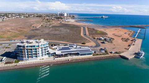 Wallaroo Marina Luxury Apartment - Accommodation Newcastle 22