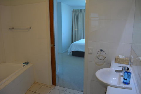 Wallaroo Marina Luxury Apartment - Accommodation Newcastle 20
