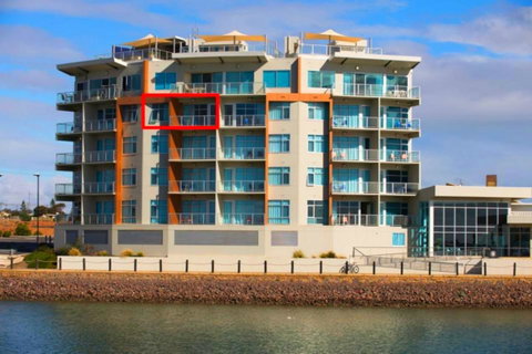 Wallaroo Marina Luxury Apartment - Accommodation Newcastle 0