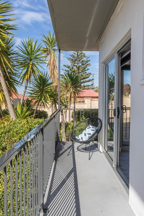 Bay 10 - Suites And Apartments - Accommodation Newcastle 4
