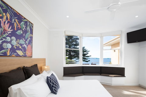 Bay 10 - Suites And Apartments - Accommodation Newcastle 3